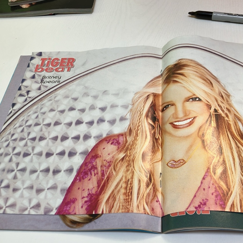 Tiger Beat Magazine - October 2000 Issue There are a few pages missing. - Picture 6 of 6
